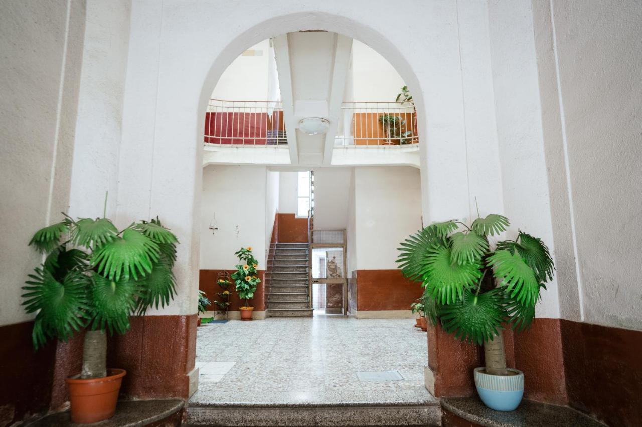 Art Nouveau Apartment Bari Exterior photo